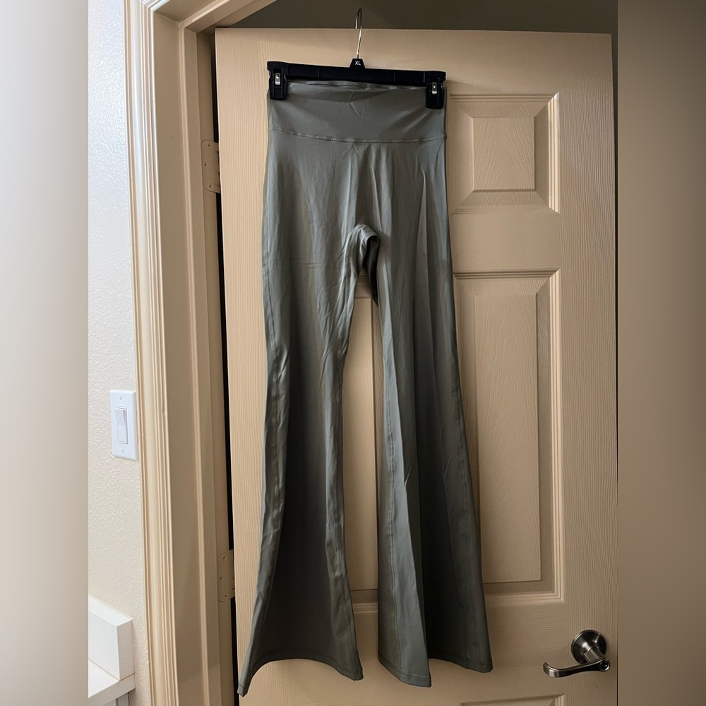 NWOT Green Flare Altar’d State Leggings